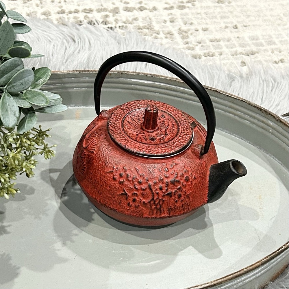 Cast Iron Tetsubin Teapot Infuser Basket Red W/ Black Handle & Lid-Floral Bamboo